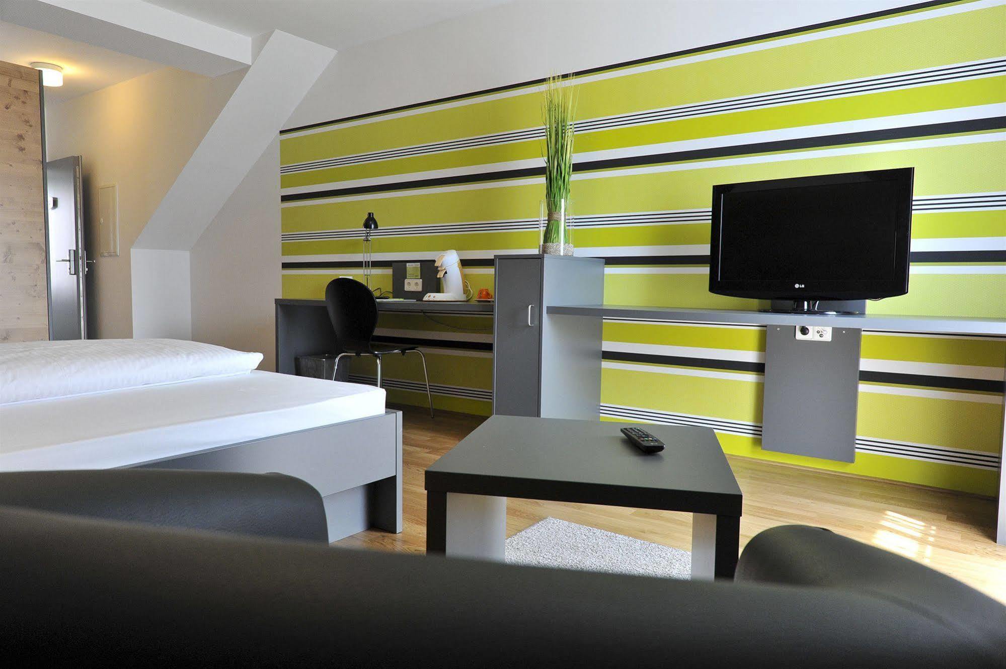 Campuszwei - Hotel & Boardinghouse Лудвигсбург Екстериор снимка