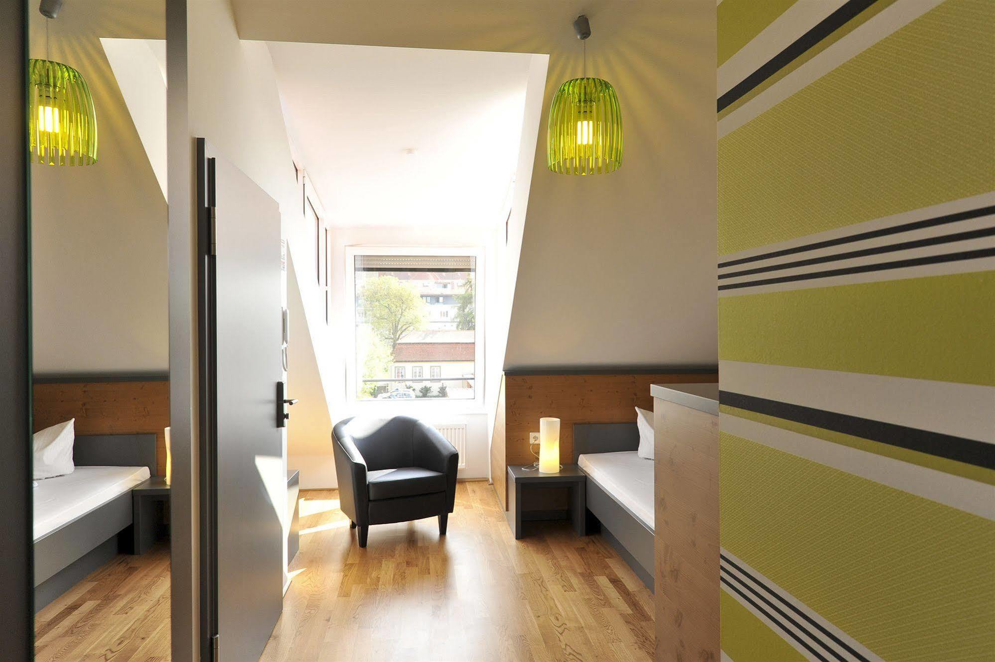 Campuszwei - Hotel & Boardinghouse Лудвигсбург Екстериор снимка